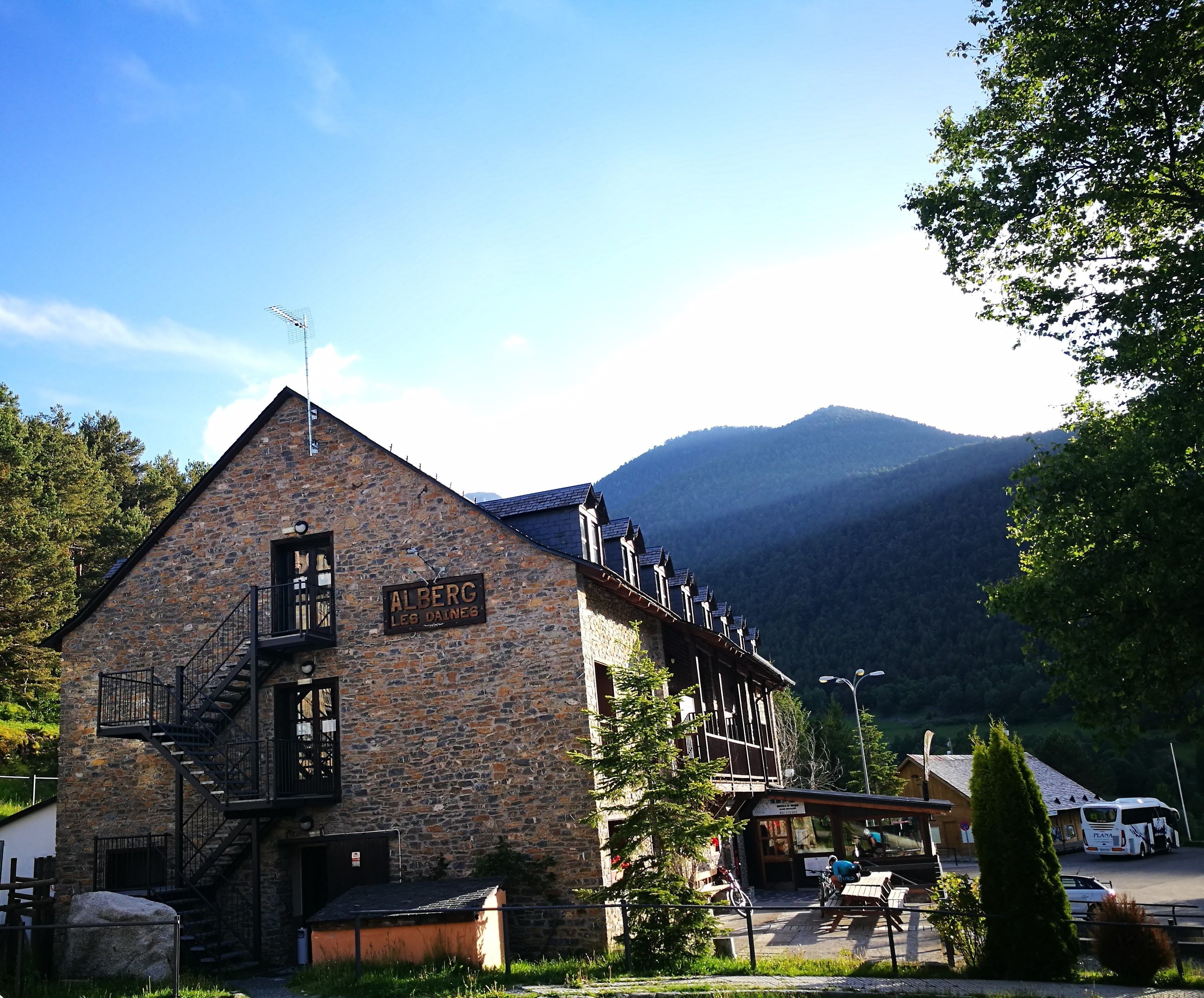 Photo - Alberg Les Daines
