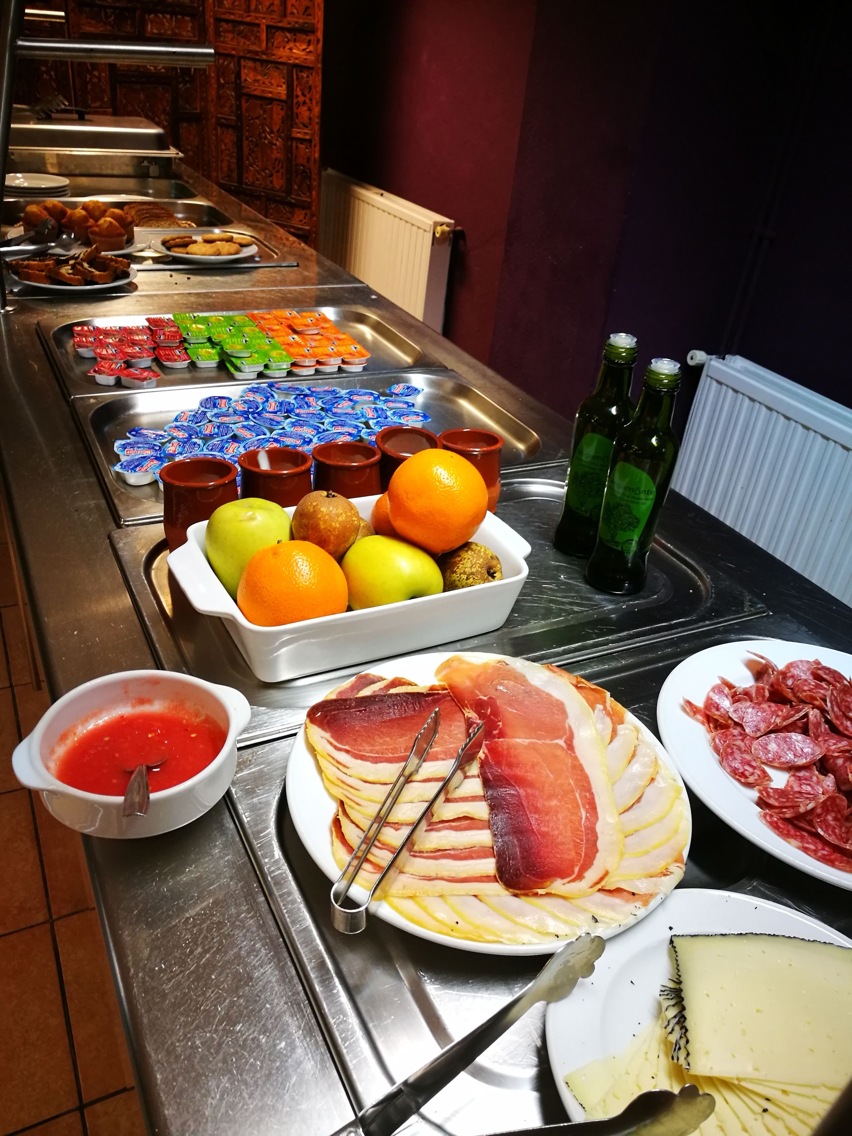 Free daily full breakfast 