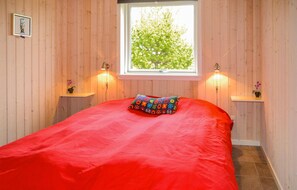 3 bedrooms, travel cot, free WiFi