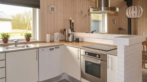Kaffetrakter/tekoker, kjøleskap, mikrobølgeovn og kokeplater