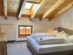 2 chambres, fer et planche à repasser, accès à Internet, literie fournie