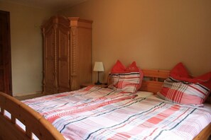 1 bedroom, internet, bed sheets