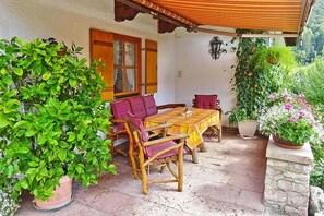 Outdoor dining - Ferienwohnung für 1-2 Personen, ca. 45qm (Marktschellenberg)