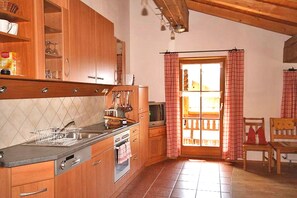 Kühlschrank, Ofen, Herdplatte, Geschirrspüler