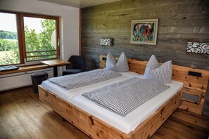 1 bedroom, iron/ironing board, internet, bed sheets