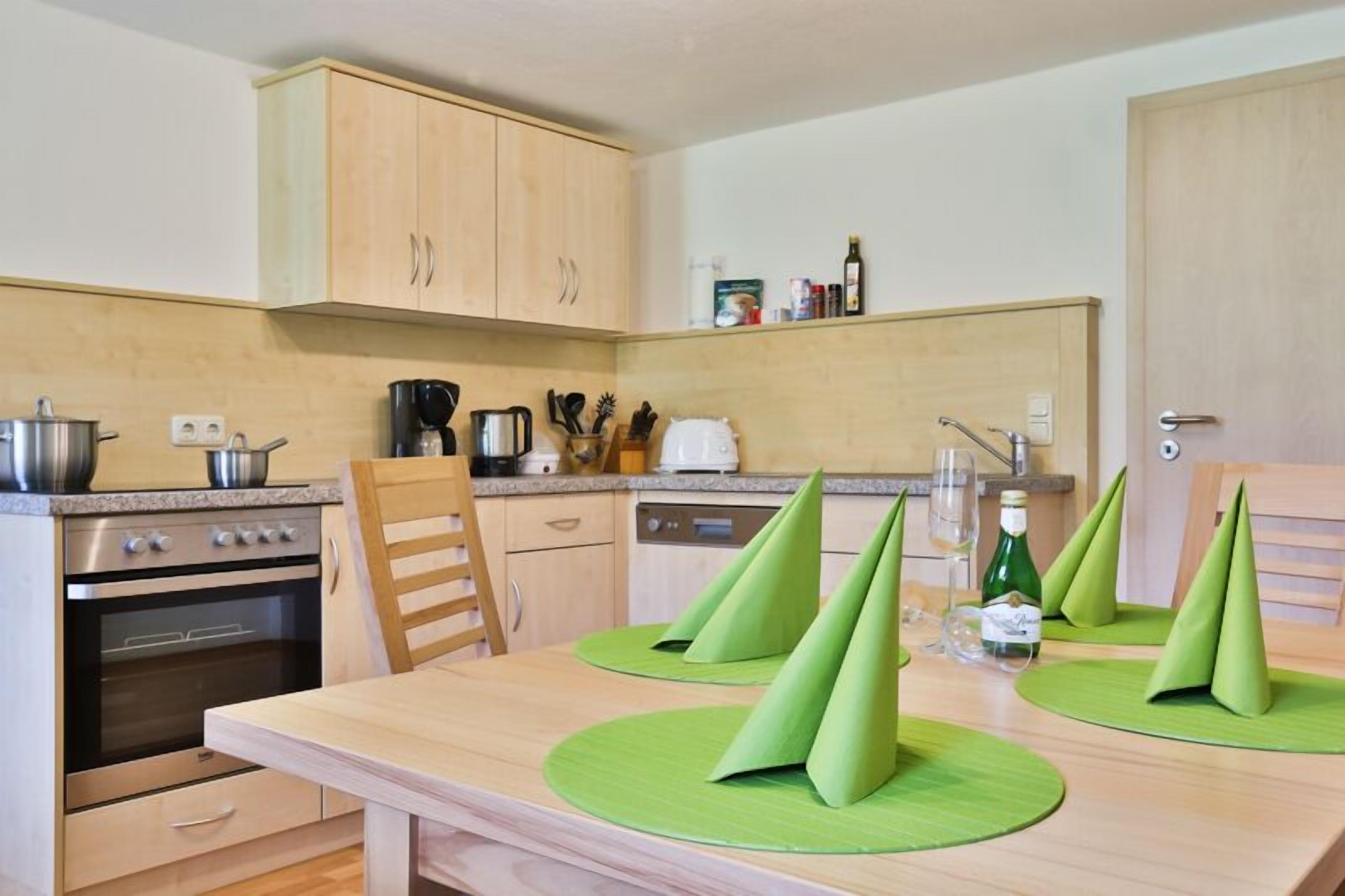 Réfrigérateur, four, plaque de cuisson, lave-vaisselle