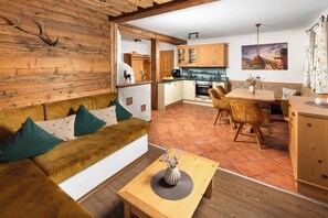 TV, table tennis - Apartment 2, Herbstslab, approx. 65 m², 2 bedrooms, living room, balcony (Bischofswiesen)