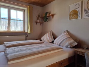 2 bedrooms, Internet, bed sheets