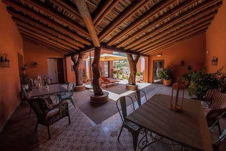 Terrace/patio. Casa Rural la Pajarona