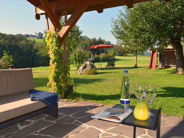 المنطقة المحيطة بالمنشأة