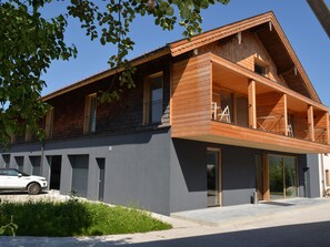 المنشأة من الخارج