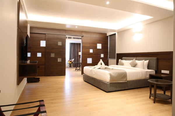 Executive Room | Premium bedding, minibar, in-room safe, desk