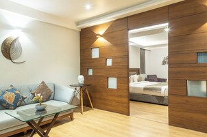 Suite Room | Premium bedding, minibar, in-room safe, desk