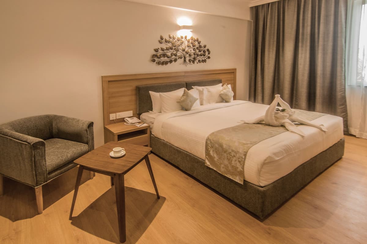 Premium bedding, minibar, in-room safe, desk