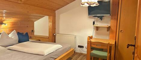 1 soverom, internettilgang og sengetøy