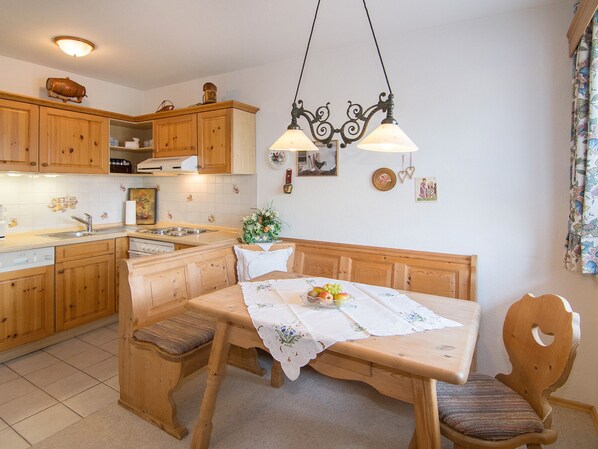 Ruokailu