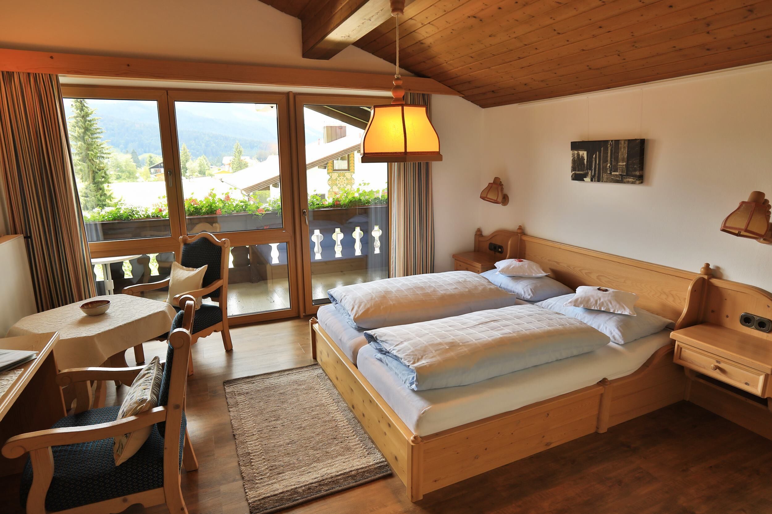 1 habitación, tabla de planchar con plancha, internet y ropa de cama 