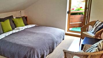 2 bedrooms, internet, bed sheets