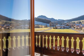 Interior - Vacation apartment Westernberg 90 sqm, balcony, kitchen, 2 bedrooms and 1 living room, max 4 pers, WLAN (Ruhpolding)