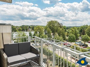 Unclassified image, 3 of 18, button