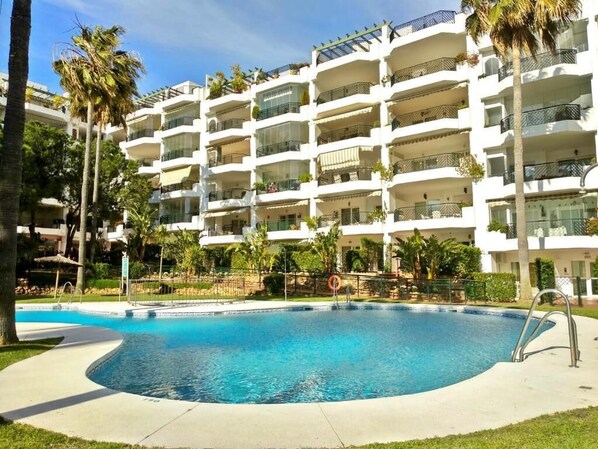 Seasonal outdoor pool