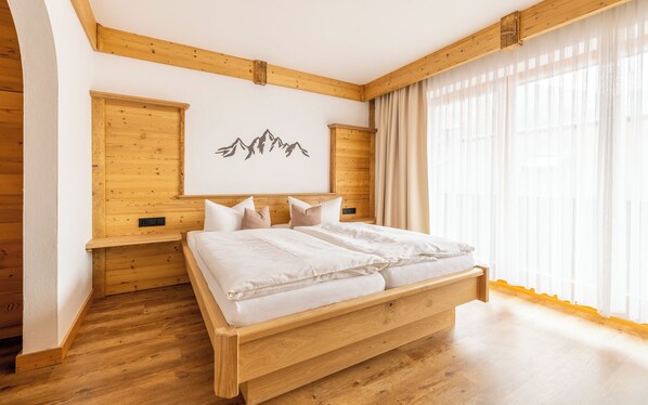 1 bedroom, internet, bed sheets