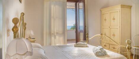 Superior Room | Minibar, in-room safe, desk, WiFi (free)