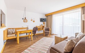 Living area - (4) Wilder Kaiser Zwei-Raum-Ferienwohnung 55 qm (Reit im Winkl)