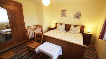 2 habitaciones, acceso a internet y ropa de cama