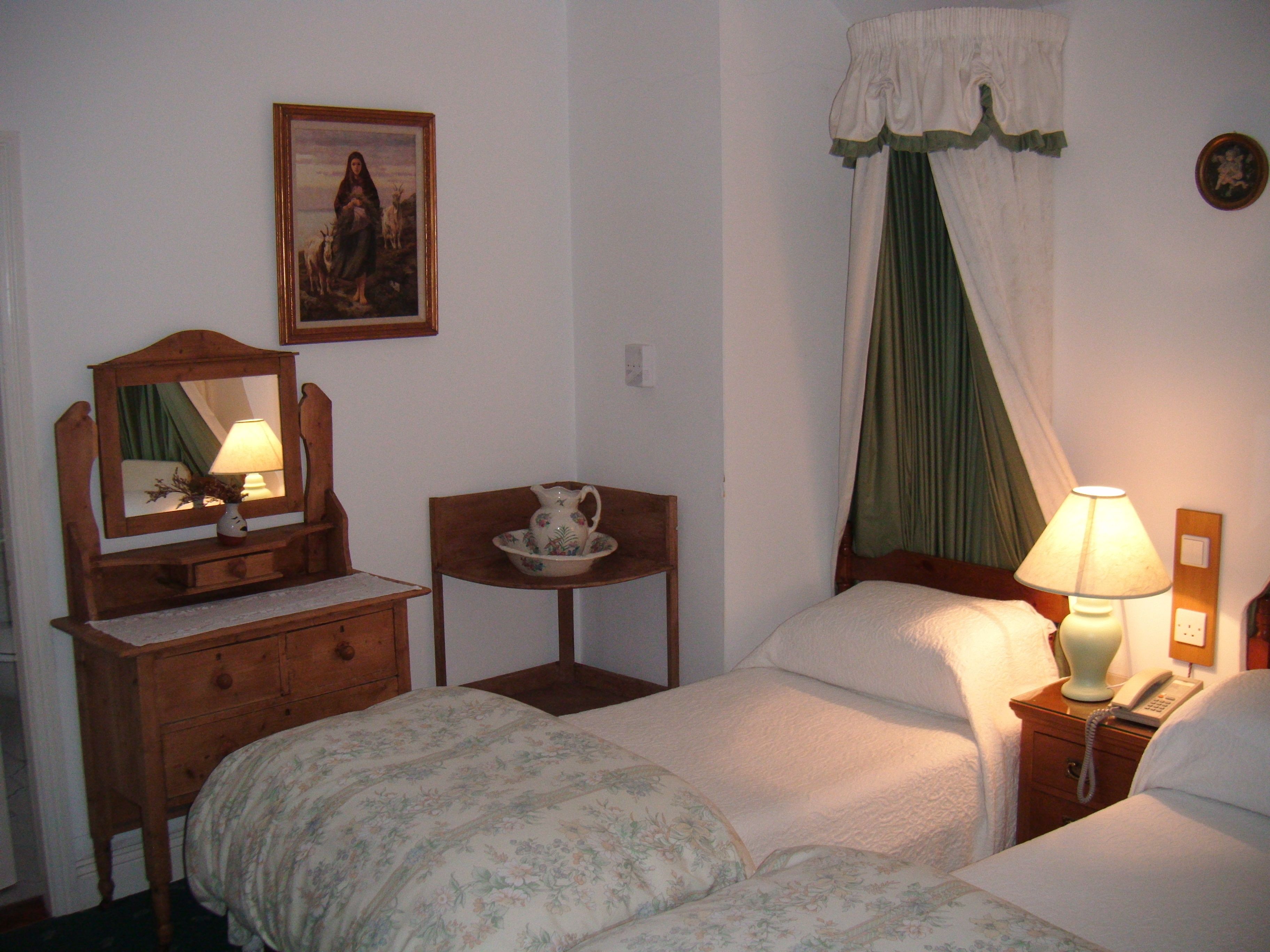 Classic Twin Room, 2 Single Beds | In-room safe, iron/ironing board, free WiFi, bed sheets