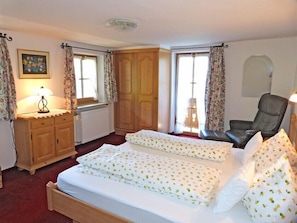 Apartment (Steinberg) | 1 Schlafzimmer, Schreibtisch, Verdunkelungsvorhänge