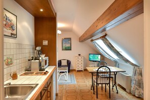 Classic Apartment, 1 Bedroom | Private kitchen | Fridge, microwave, stovetop, espresso maker - Le clos champagnac at Hotel Golf Chateau de Chailly (Chailly-sur-Armancon)