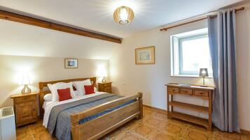 1 chambre, literie de qualité supérieure, décoration personnalisée