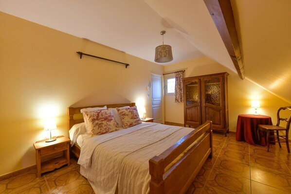 Apartament clàssic, 1 dormitori | 1 dormitori, roba de llit d'alta qualitat i decoració individual