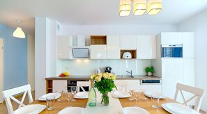 Klassiek appartement | Woonruimte | Flatscreentelevisie