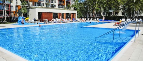 Seasonal outdoor pool