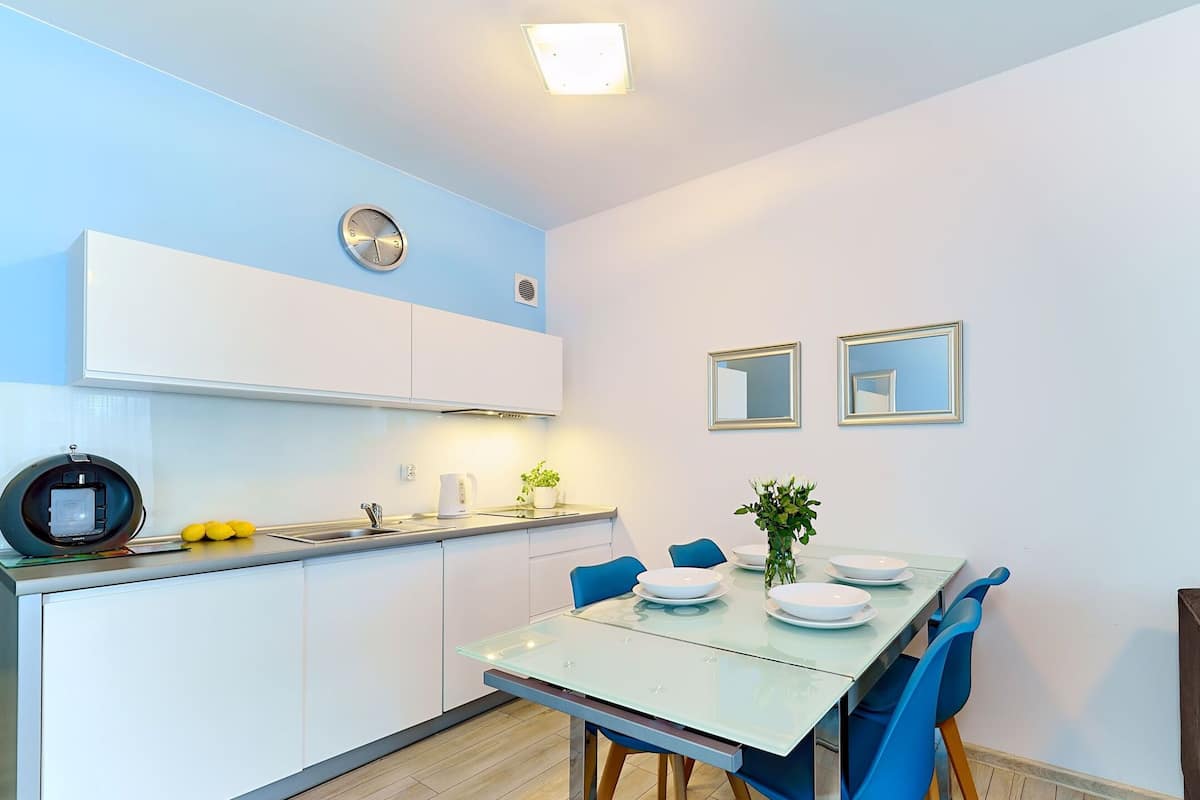 Estudio (E209) | Servicio a la habitación