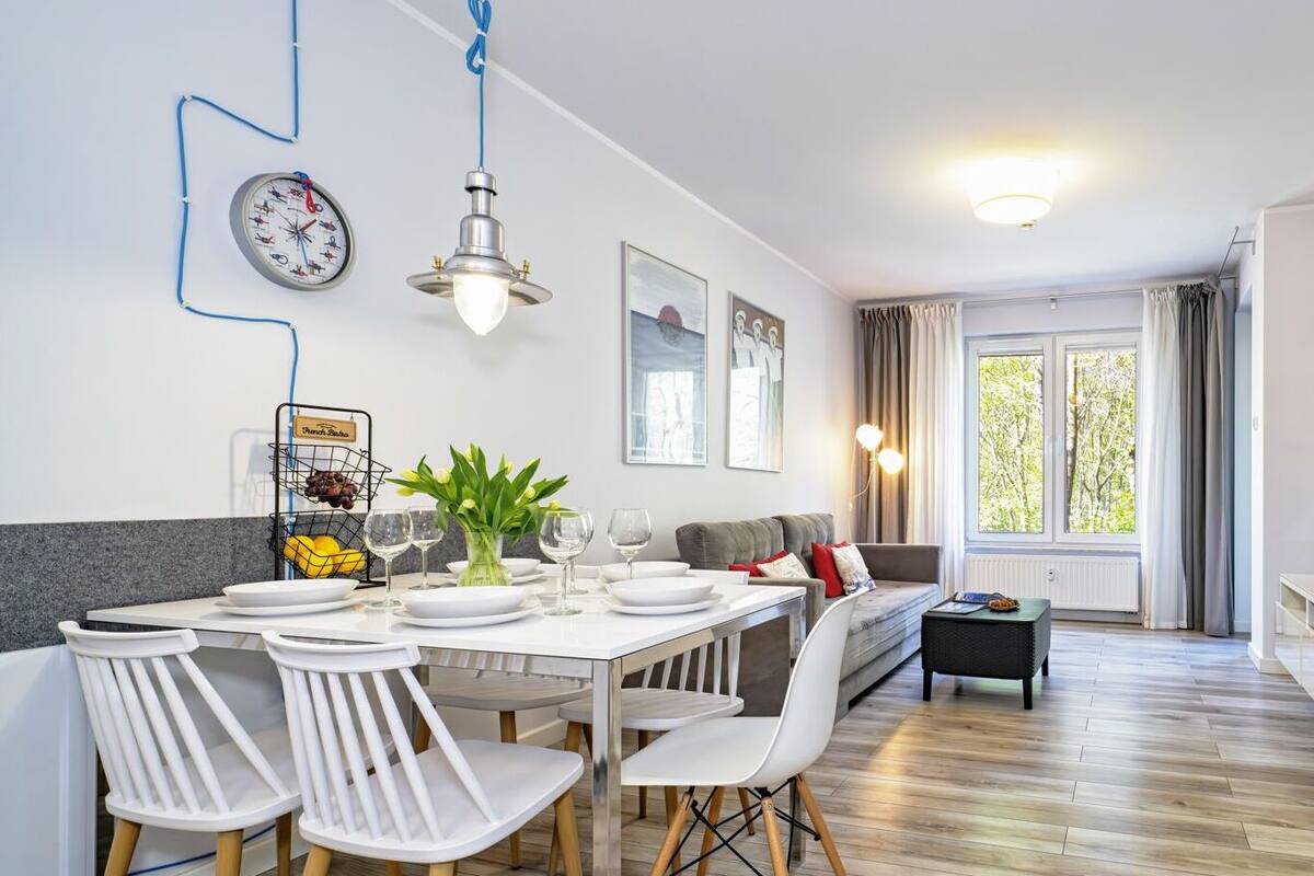 Classic-Apartment (E105) | Wohnbereich | Flachbildfernseher
