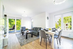 Apartment (I102) | Hochwertige Bettwaren, individuell dekoriert, individuell eingerichtet