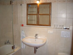 Badewanne, Haartrockner