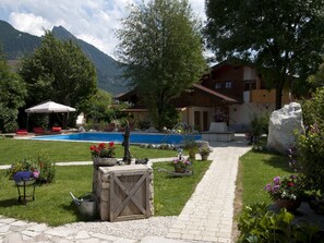 Pool - 7. Ferienwohnung Hochfelln, 72 qm, f. 2-3 Pers., Terrasse (Grassau)