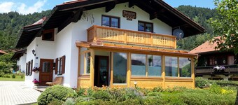 Apartamento de 50 m2, adaptado para personas alérgicas, cocina, ducha / WC, balcón orientado al sur