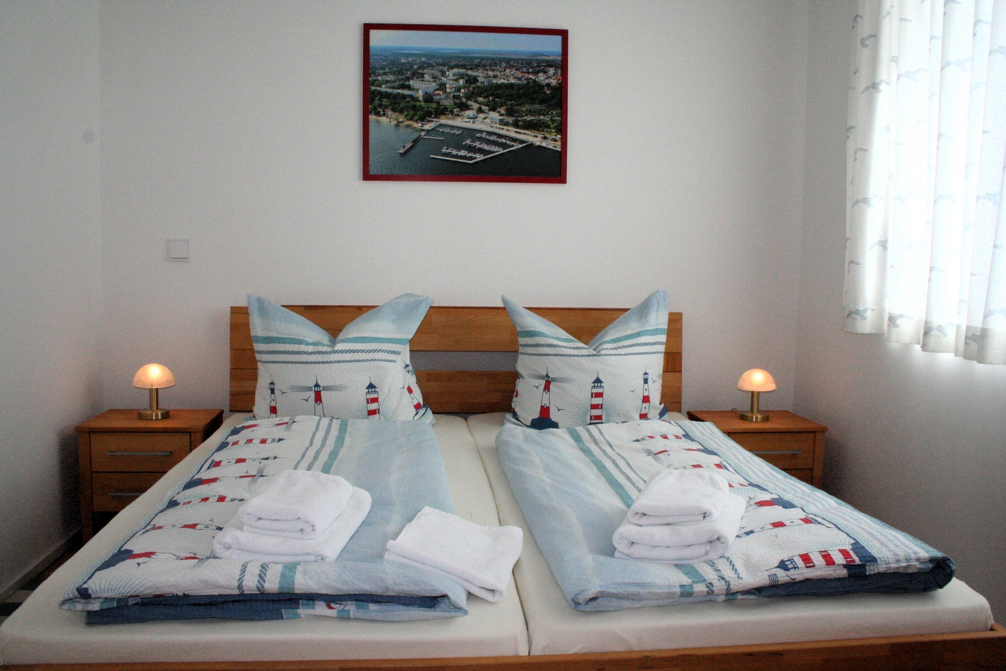 4 habitaciones, tabla de planchar con plancha, wifi y ropa de cama 