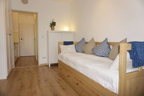 1 chambre, literie fournie