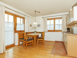 Dining - (1) Unterberg - 2-Zimmer Familien-Appartement  ca. 47qm, 1-4 Personen, Extra-Schlafzimmer, Küchenzeile, Balkon (Reit im Winkl)