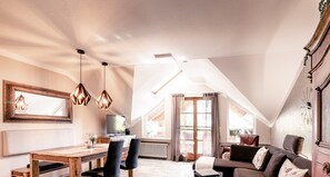 Fernseher, Tischtennisplatte