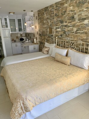 Egyptian cotton sheets, premium bedding, memory-foam beds, in-room safe