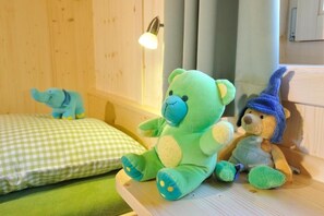 2 bedrooms, bed sheets