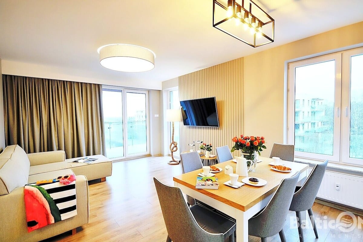 Comfort Apartment, 2 Bedrooms, Pool Access, Courtyard View (A307) | Living area | 42-inch flat-screen TV with cable channels, TV