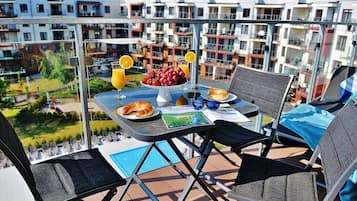 Comfort appartement, 2 slaapkamers, toegang tot zwembad, uitzicht op de binnenplaats (E406) | Uitzicht vanaf balkon